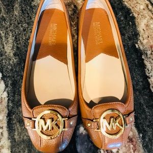 Michael Kors Fulton MK Buckle Leather Moccasin Tan